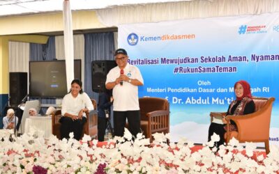 Gerakan Rukun Sama Teman Dideklarasikan Ratusan Murid Garut Bersama Mendikdasmen