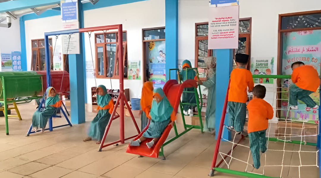 Revitalisasi TK Al Hikmah Tingkatkan Kenyamanan Belajar dan Bermain Anak  yang Lebih Nyaman