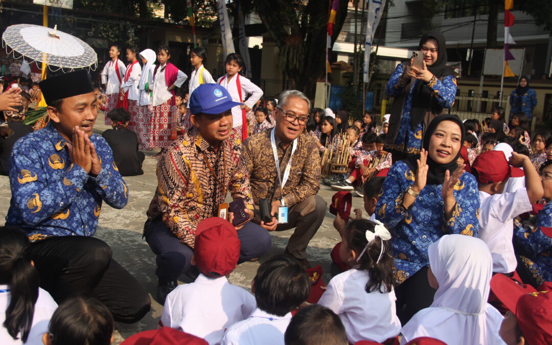 BBPMP Jabar dan Staf Khusus Mendikdasmen Tinjau Pelaksanaan MPLS Ramah di Kota Bandung