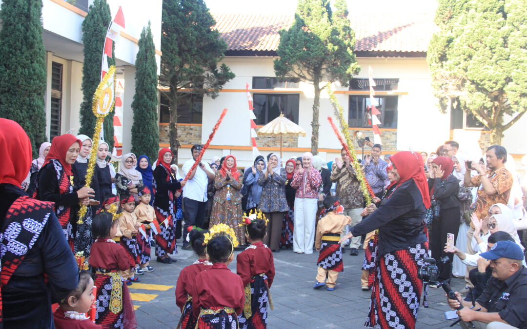 Semarak Peringatan Hari Anak Nasional ke-42 Bersama BBPMP Jabar